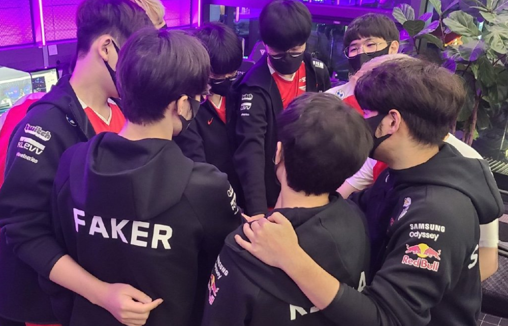 新策略及财 新策略及财