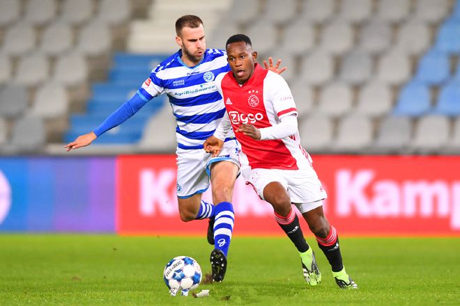 在一家备受 在一家备受